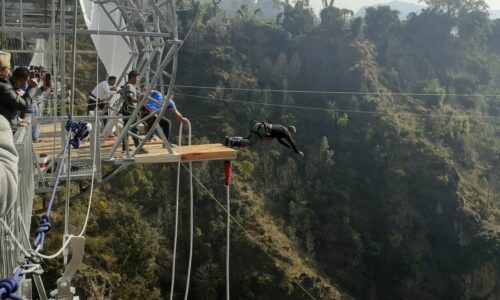 कुश्मामा पर्यटकीय चहलपहल बढ्दै, बञ्जिजम्प र जीपलाइनका लागि एक हप्ता अघिदेखिनै टिकट बुकिङ