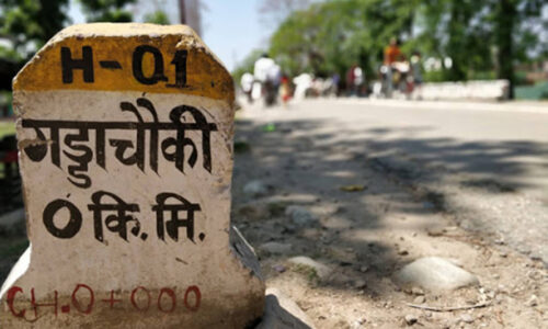 गड्डाचौकी नाकाबाट विदेशी पर्यटक भित्रिने क्रम बढ्दो