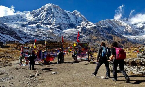 अन्नपूर्ण क्षेत्र सरसफाइ  अभियानः सिसा र प्लाष्टिकका बोतलमा प्रतिबन्ध