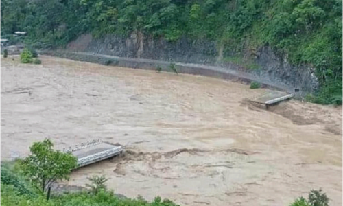 खोटाङमा पहिरोले ३३ घर पुरिए, तराईसँग सिधा सम्पर्क विच्छेद