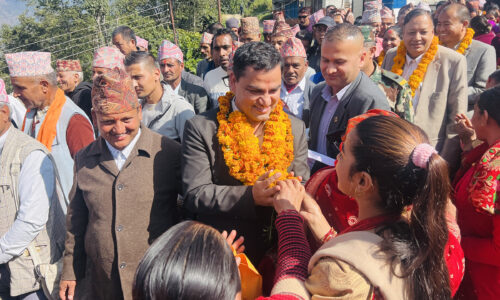 सेवा प्रवाहका लागि उपकरण र जनशक्ति आवश्यक : स्वास्थ्यमन्त्री पौडेल