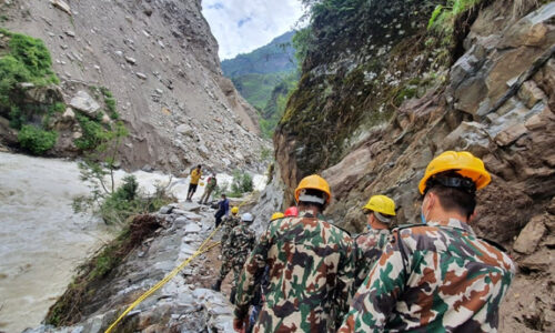 दार्चुला–तिङ्कर सडक निरीक्षण गर्न दुई मन्त्री दार्चुलामा