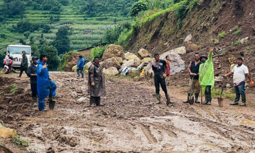 सालझण्डी ढोरपाटन सडक : १६ वर्षमा ३० प्रतिशत मात्रै काम,  ढोरपाटन जाने पर्यटकलाई  सास्ती