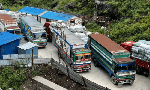 रसुवागढी नाकाबाट मामालसामान बोक्ने मालवाहक कन्टेनरको चाप बढ्दो