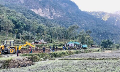 म्याग्दीको कृषि सडक कालोपत्र गर्न धमाधम तयारी गरिँदै