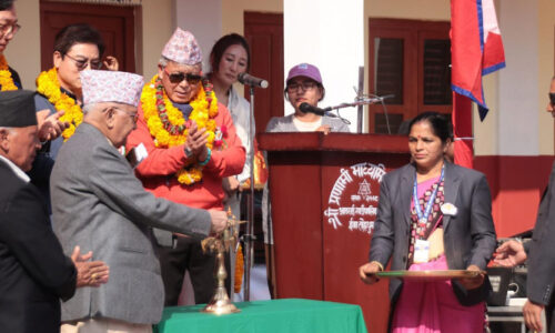 प्रधानमन्त्री ओलीद्वारा आफूले आधारभूत शिक्षा लिएको विद्यालयको भवन उद्घाटन