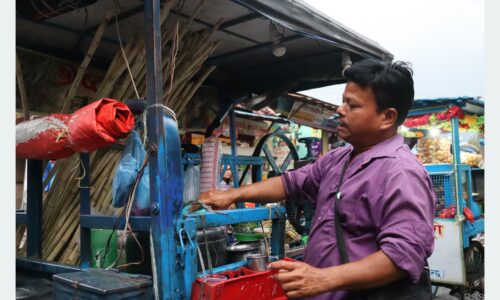 उखुको रस बेचेर मासिक ९० हजार आम्दानी गर्दै इटहरीका सरोज